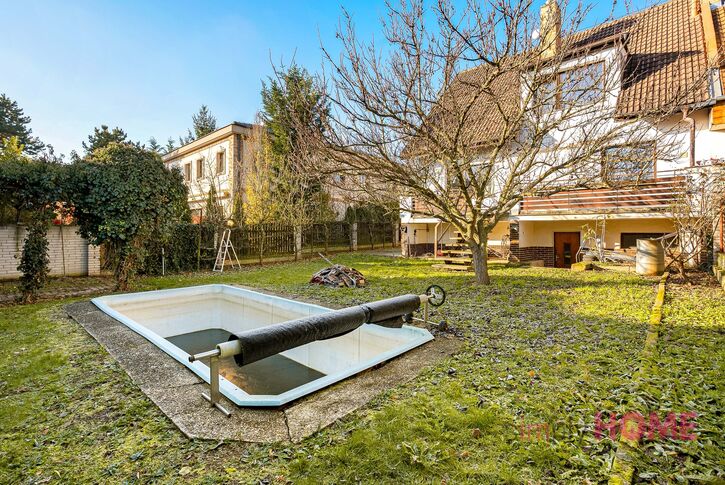 Prodej rodinný dům 5+1/2x balkón + garáž, 188 m2 m2, ul. K Šedivce, Praha 6 - Nebušice