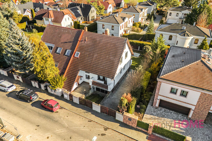 Prodej rodinný dům 5+1/2x balkón + garáž, 188 m2 m2, ul. K Šedivce, Praha 6 - Nebušice