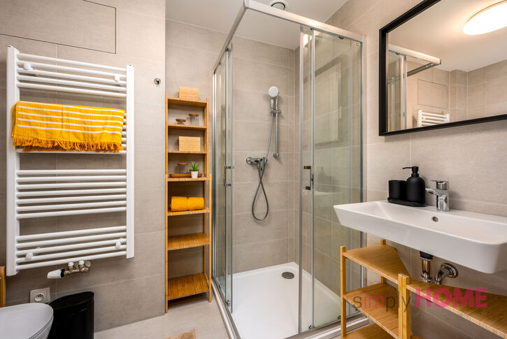 Pronájem loftového bytu 1+kk/balkón + sklep, 37/4/4 m2, ulice V Háji, Praha 7 - Holešovice