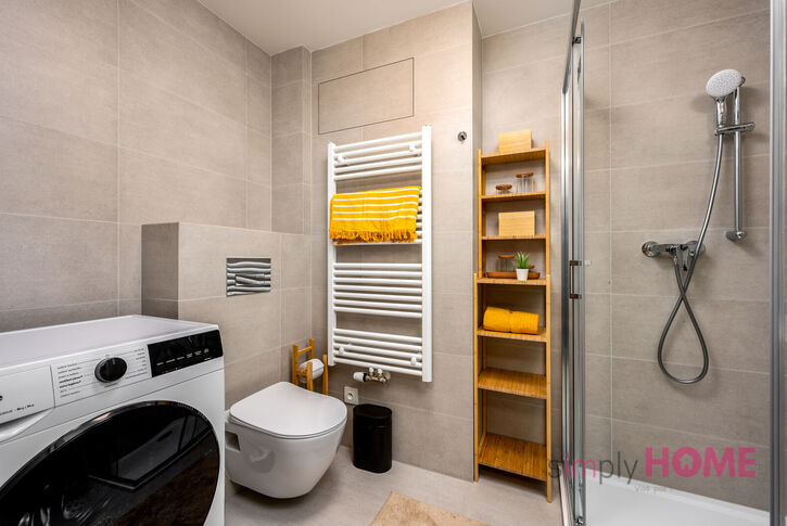 Pronájem loftového bytu 1+kk/balkón + sklep, 37/4/4 m2, ulice V Háji, Praha 7 - Holešovice