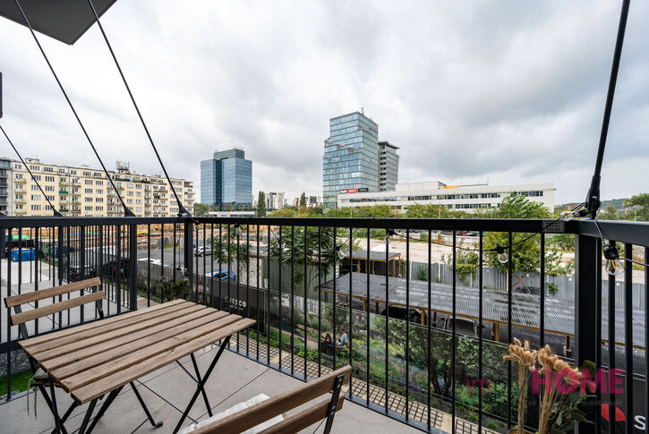 Pronájem loftového bytu 1+kk/balkón + sklep, 37/4/4 m2, ulice V Háji, Praha 7 - Holešovice