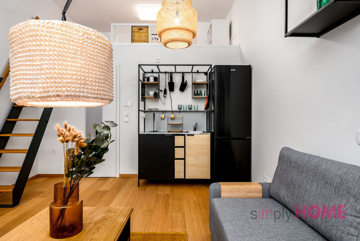 Pronájem loftového bytu 1+kk/balkón + sklep, 37/4/4 m2, ulice V Háji, Praha 7 - Holešovice