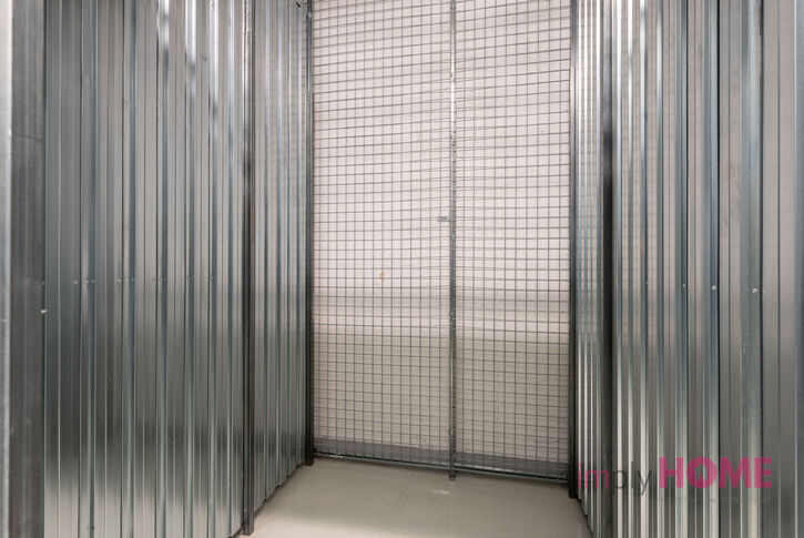 Pronájem loftového bytu 1+kk/balkón + sklep, 37/4/4 m2, ulice V Háji, Praha 7 - Holešovice