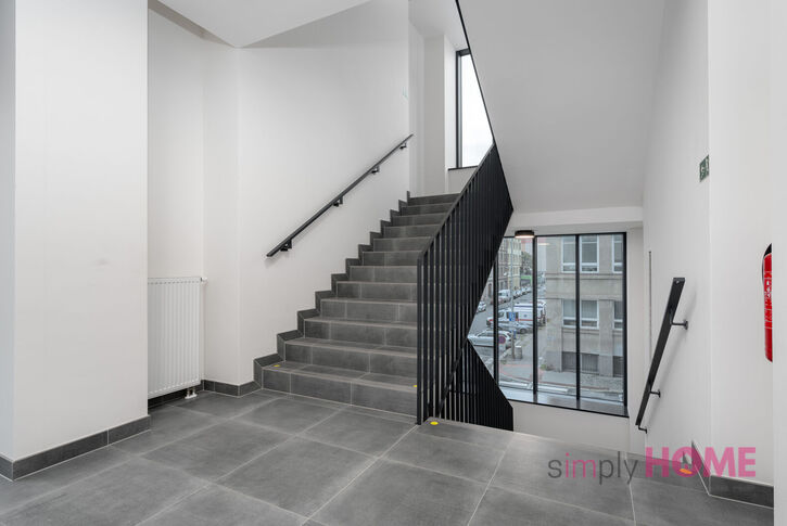 Pronájem loftového bytu 1+kk/balkón + sklep, 37/4/4 m2, ulice V Háji, Praha 7 - Holešovice