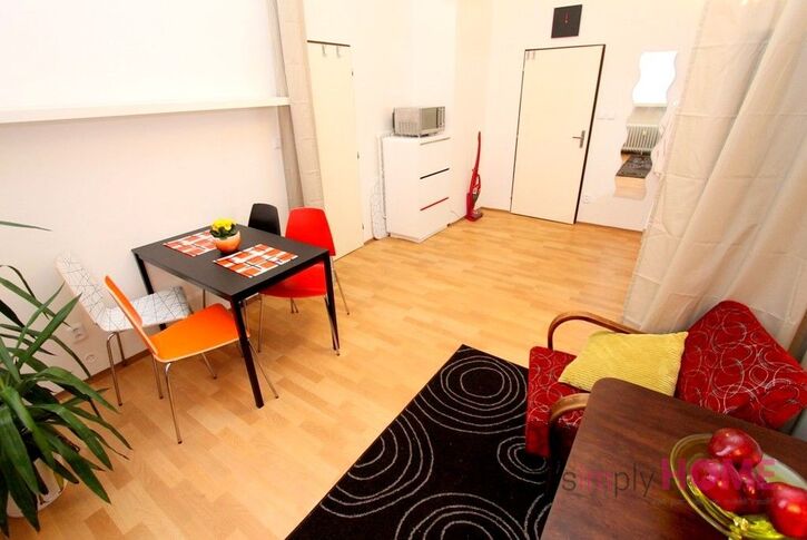 Pronájem byt 2+kk, 40m2, ul. Sokolovská, Praha 8 - Karlín