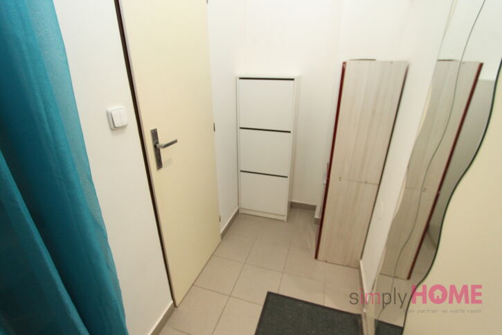 Pronájem byt 2+kk, 40m2, ul. Sokolovská, Praha 8 - Karlín