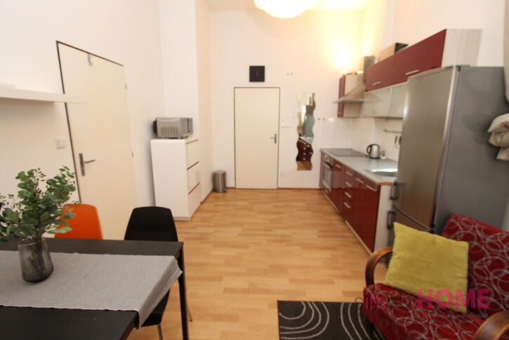 Pronájem byt 2+kk, 40m2, ul. Sokolovská, Praha 8 - Karlín