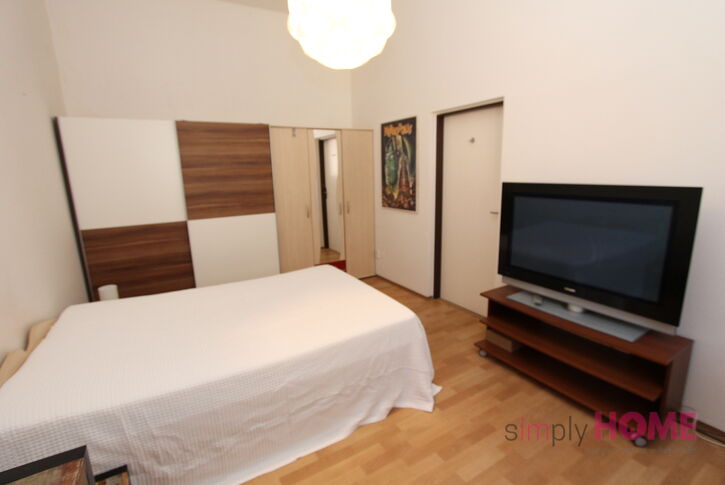 Pronájem byt 2+kk, 40m2, ul. Sokolovská, Praha 8 - Karlín