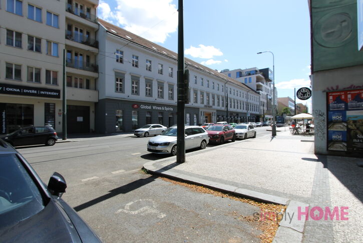 Pronájem byt 2+kk, 40m2, ul. Sokolovská, Praha 8 - Karlín