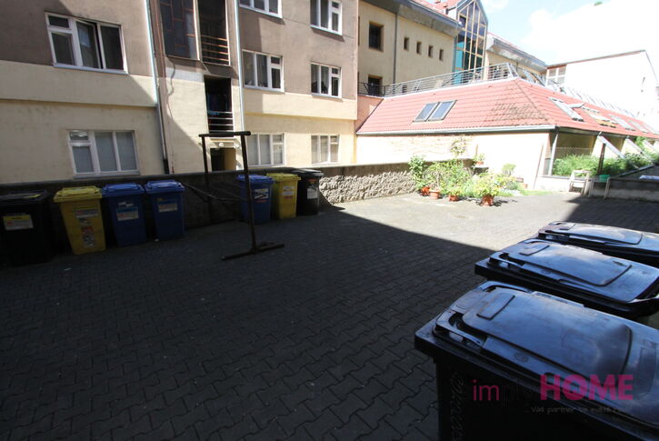 Pronájem byt 2+kk, 40m2, ul. Sokolovská, Praha 8 - Karlín