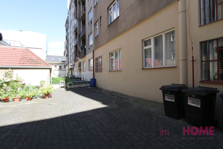 Pronájem byt 2+kk, 40m2, ul. Sokolovská, Praha 8 - Karlín